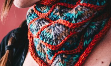 De la Calceta al Crochet: Un Viaje Creativo en el Tejido Tunecino